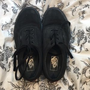 Black Vans Women’s 7, Men’s 5.5